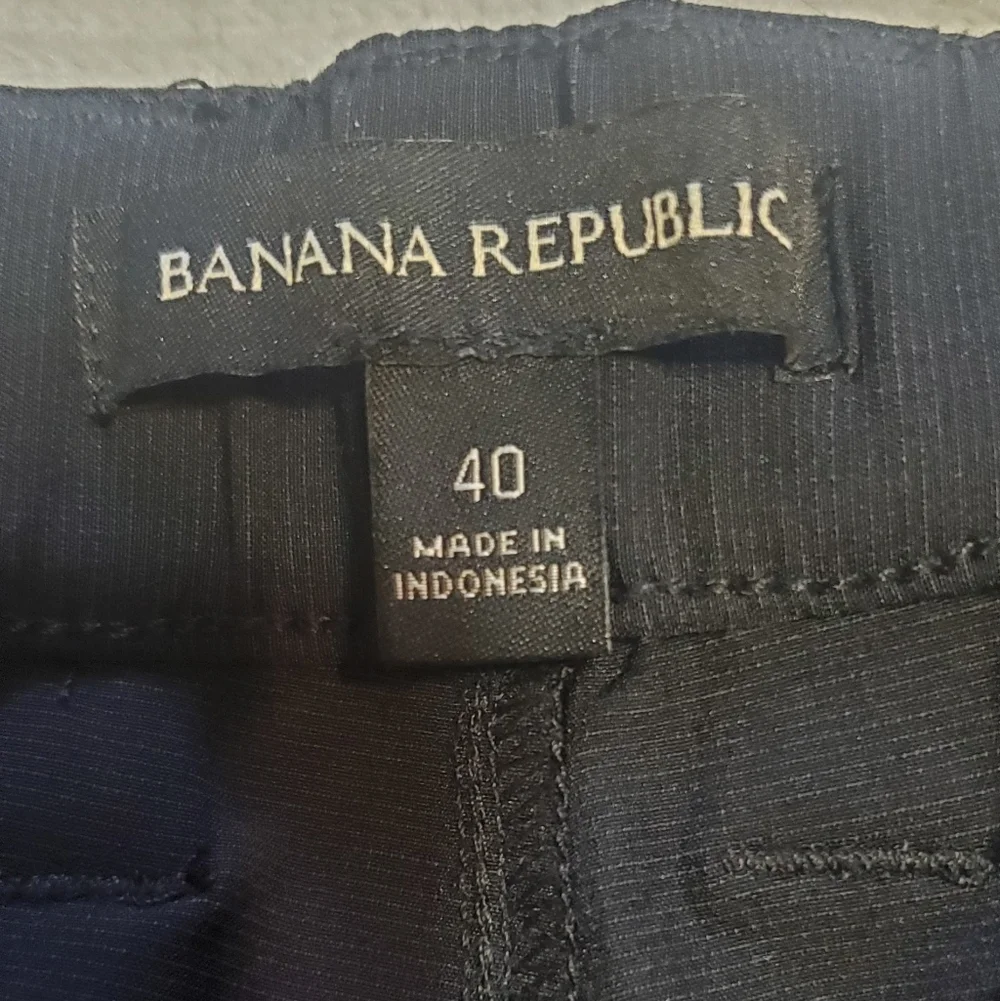 Banana Republic Dark Navy Flat Front Shorts. Sz 40